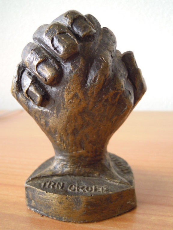 Prachtig beeldje CORRY  AMMERLAAN 10 cm hoog = gesigneerd. kopen? Bied vanaf 10!