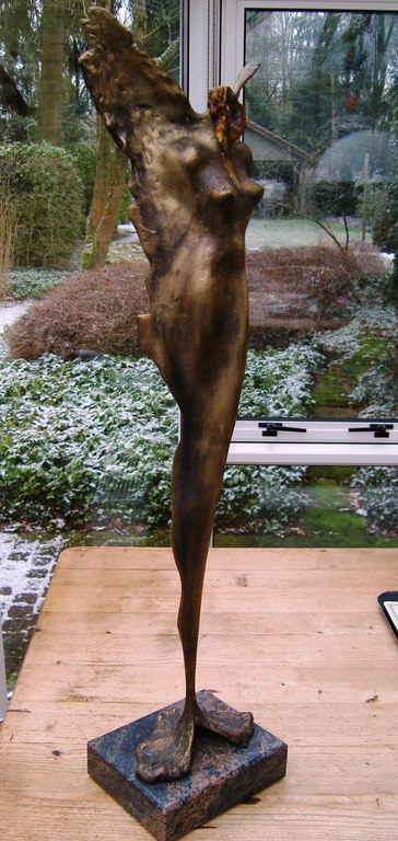 Jacek Sumeradzki: Schitterende sculptuur 80 cm hoog. kopen? Bied vanaf 550!