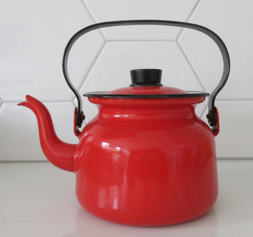 Kaj Franck voor Arabia Finel - Emaille kersenrode theepot kopen? Bied vanaf 30!