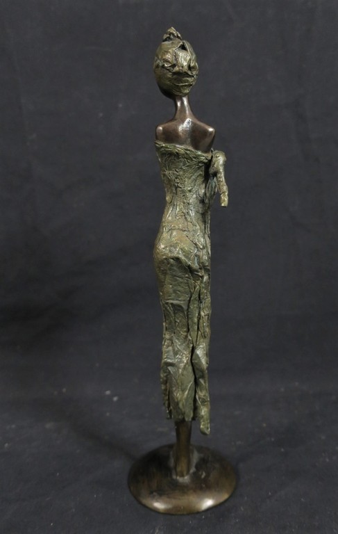 Abdulaye Gandema: Gepatineerd brons, Gestileerde vrouw in jurk kopen? Bied vanaf 150!