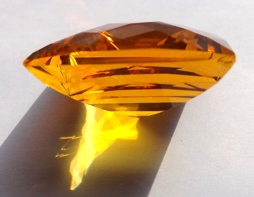 Natuurlijke “Square Checker Cut” Golden Citrine van 78.50 karaat kopen? Bied vanaf 1!