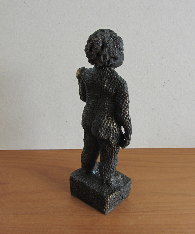Carolein Smit - Carolein Smit, bronzen beeldje kind met bal kopen? Bied vanaf 350!