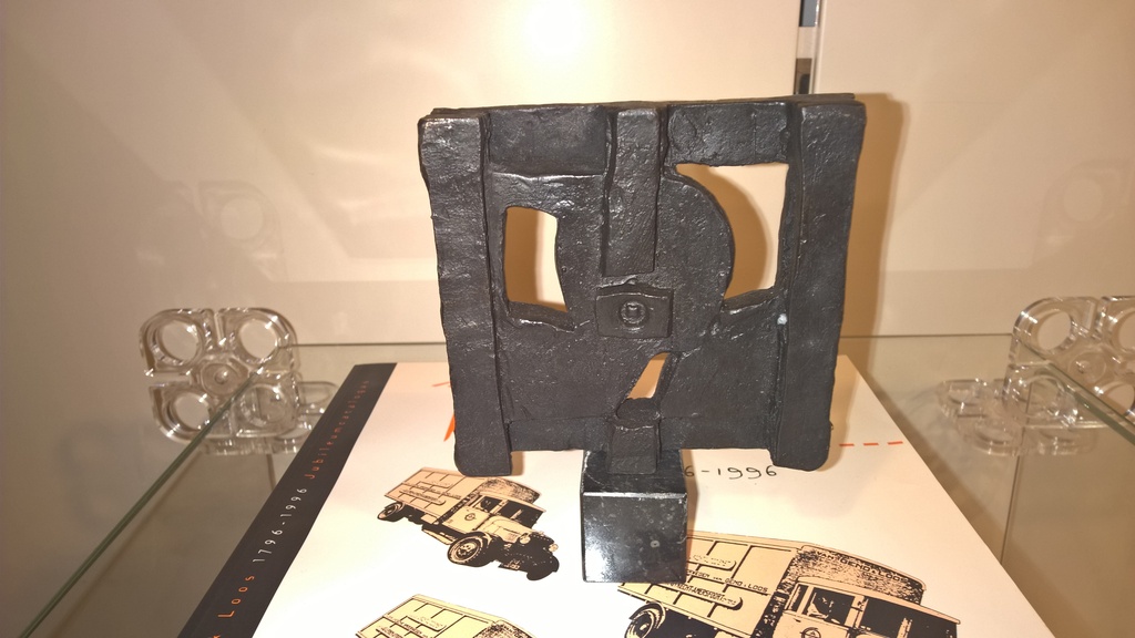 Ernest Joachim: Bronzen sculptuur, Pallets in beweging kopen? Bied vanaf 30!