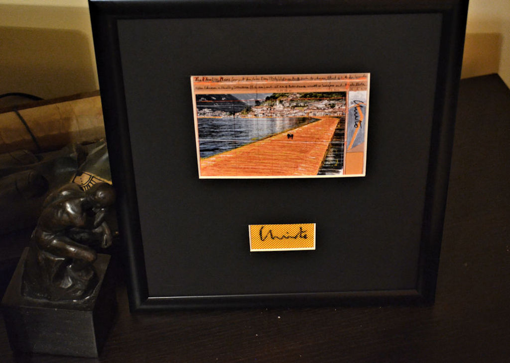 Christo- The Floating Piers 2016. handgesigneerd plus stuk stof ingelijst verkocht voor € 130!