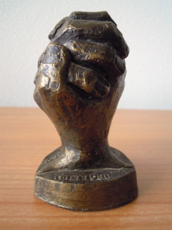 Prachtig beeldje CORRY  AMMERLAAN 10 cm hoog = gesigneerd. kopen? Bied vanaf 10!