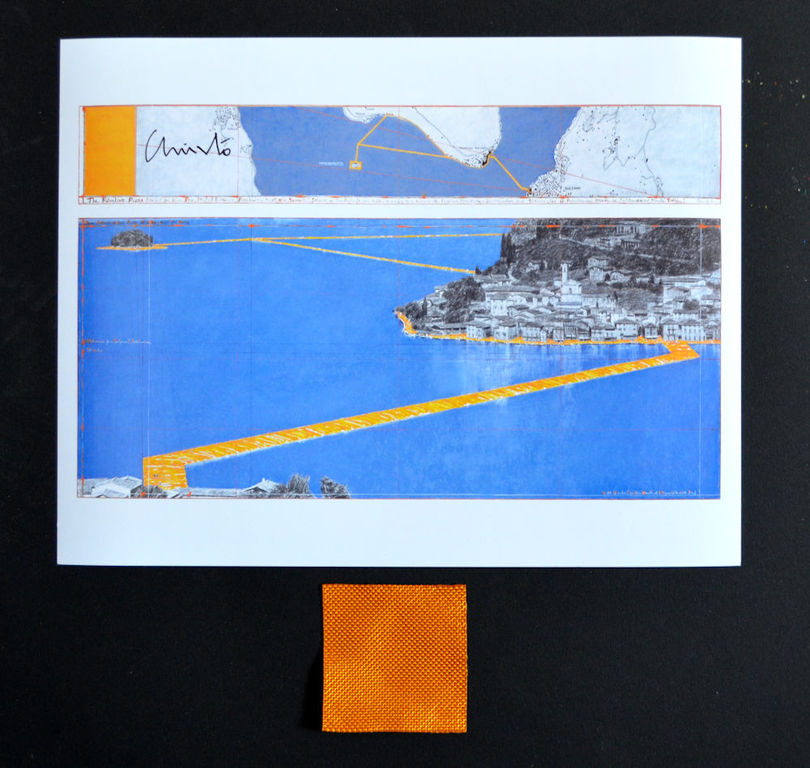 Floating Piers-offset handgesigneerd met stuk stof van het project 33x25,5 cm verkocht voor € 110!