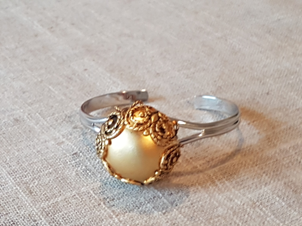Armband met knop  Luciano Soprani kopen? Bied vanaf 8!