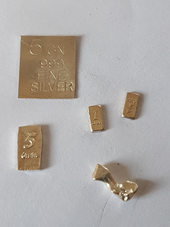 Blokken van puur zilver met gratis een platina nugget kopen? Bied vanaf 1!