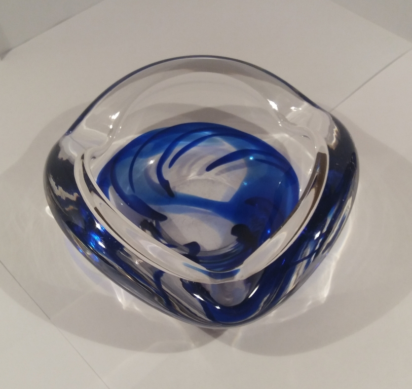 Max Verboeket glas met blauwe slingers. Kristalunie Maastricht kopen? Bied vanaf 1!