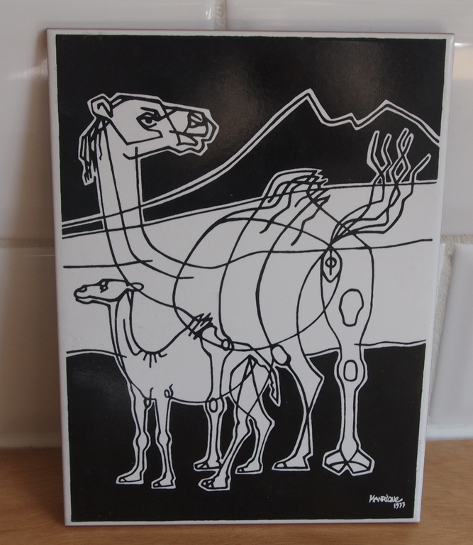 Cesar Manrique (1919-1992)- Tegel bedrukt met de afbeelding van twee kamelen kopen? Bied vanaf 1!