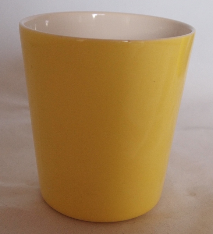 Fris Edam - vier gele witte aardewerken melkbekers kopen? Bied vanaf 1!