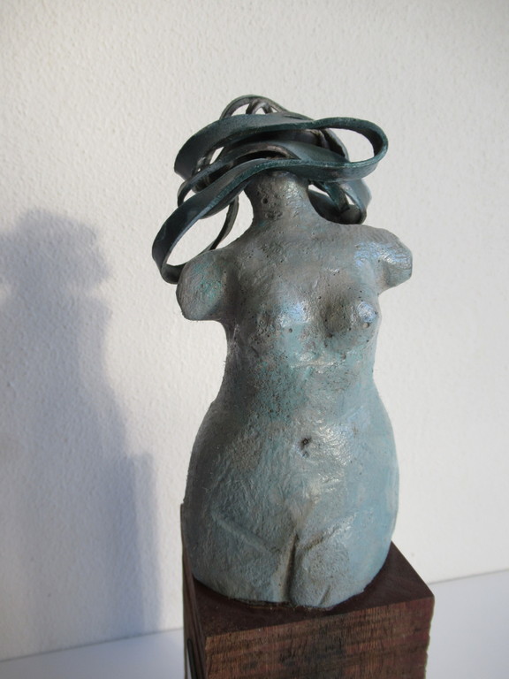 Onbekende kunstenaar: keramiek, vrouwentorso verkocht voor € 80!