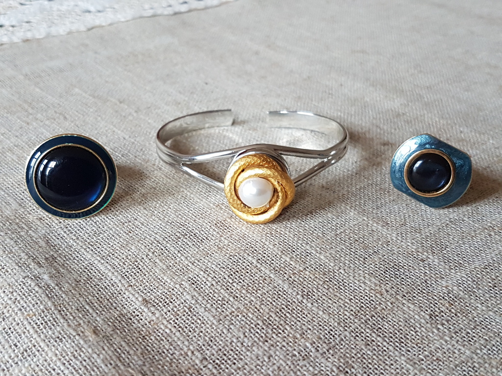 Lotto een armband en twee ringen- Couture Italia kopen? Bied vanaf 17!