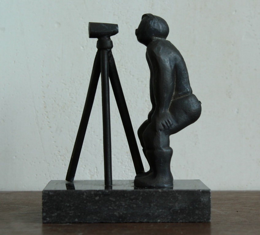 Marlies Noordkamp: Bronzen beeld, Landmeter verkocht voor € 75!