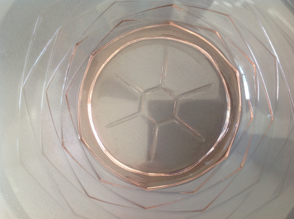 A.D. Copier, glazen schaal uit de serie Pijnappel kopen? Bied vanaf 11!