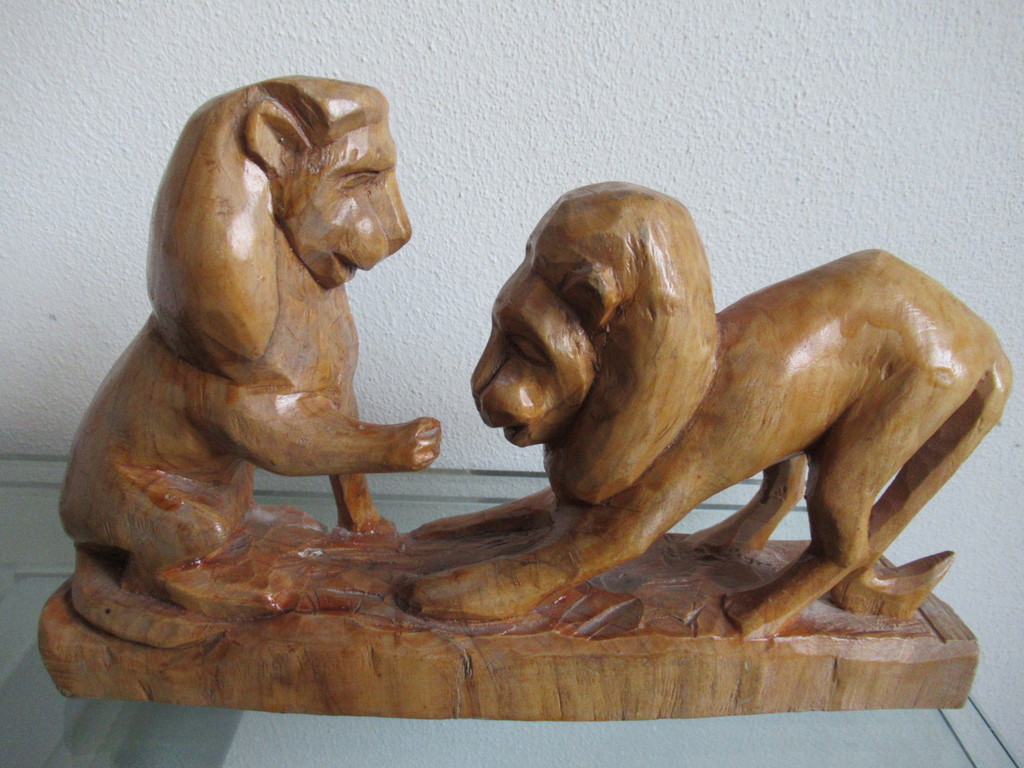 Onbekende kunstenaar: houtsnijwerk, twee leeuwen kopen? Bied vanaf 1!