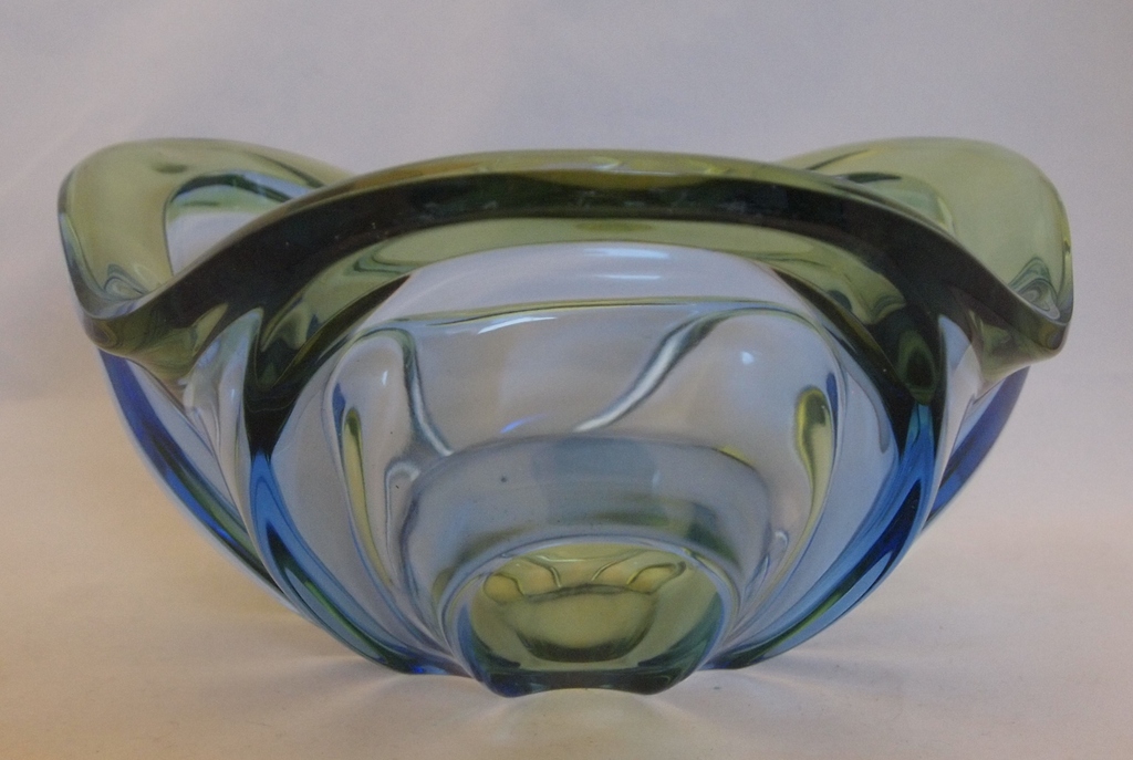 Murano glas - triangel schaal van blauw en groen glas  kopen? Bied vanaf 28!