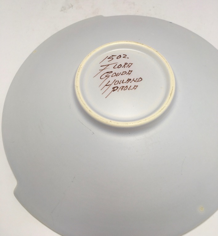 Flora Gouda schaal met floraal decor 'Paola' - 1964  tot 1967 kopen? Bied vanaf 9!