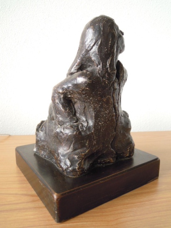 Hand gemaakt beeld -  vrouw -26 cm op houten sokkel - niet gesigneerd. kopen? Bied vanaf 25!