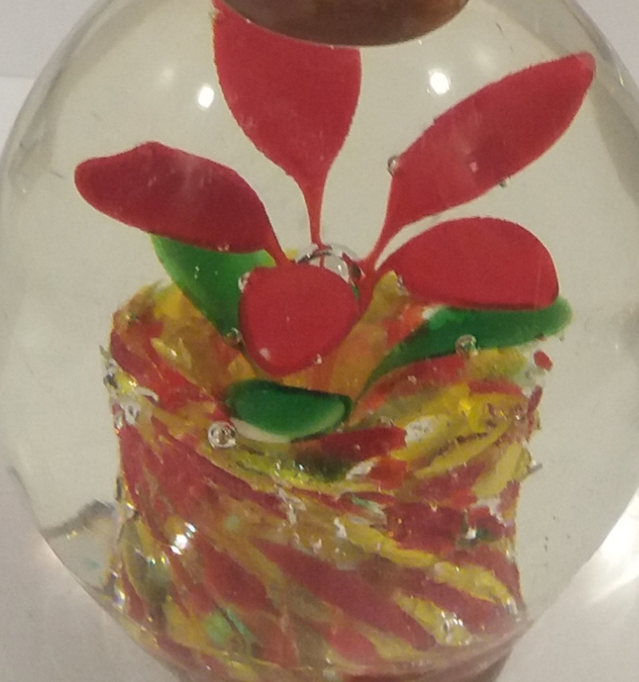 Glazen presse papier met rode bloem onderin  kopen? Bied vanaf 1!