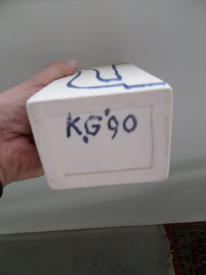 Klaas Gubbels - Klaas Gubbels, Schildering van Koffiepotten op Vaas, gesigneerd kopen? Bied vanaf 275!