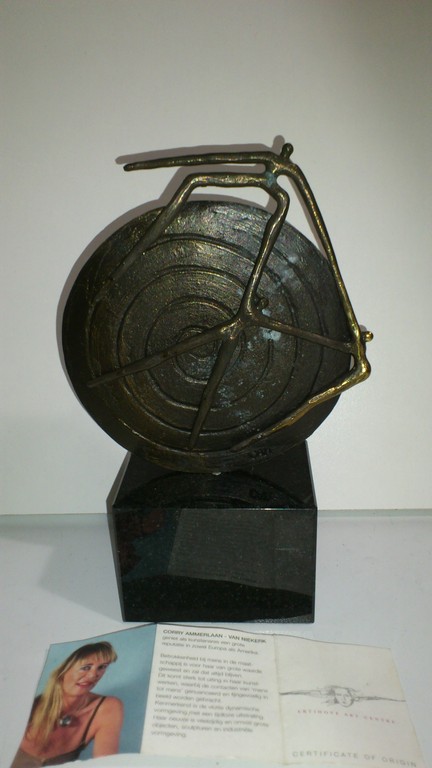 Ammerlaan-van Niekerk, Corry bronzen sculpture op graniet met certificate verkocht voor € 45!