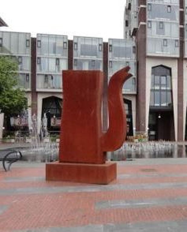 Klaas Gubbels: Monumentaal beeld - Nee de la Terre  3,5 meter hoog! kopen? Bied vanaf 13500!