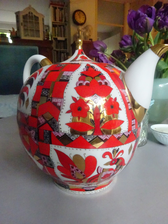 Lovosonov Rusland: grote porseleine theepot - Red Horses- 22krt goud gedecoreerd kopen? Bied vanaf 95!