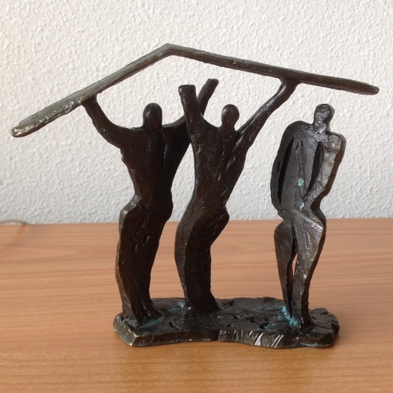 Gesigneerd bronzen beeld 13 x 15 cm in prachtige staat. verkocht voor € 35!