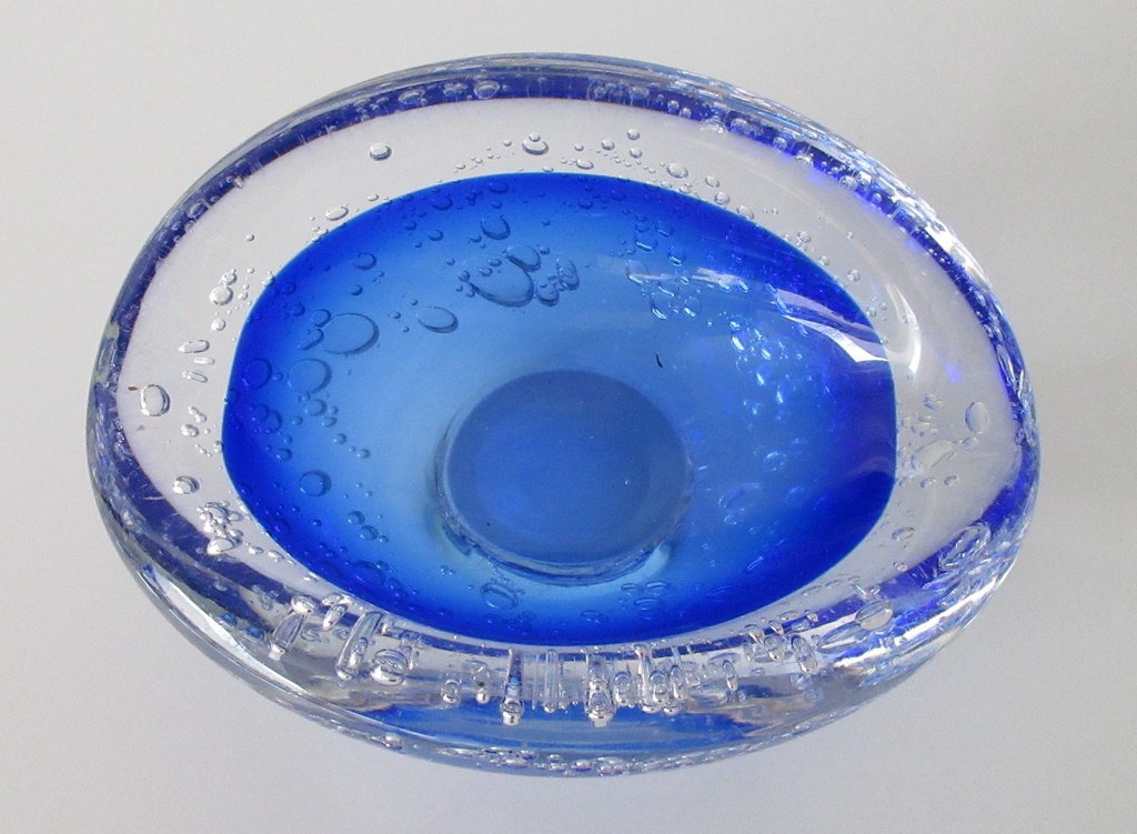 Floris Meydam voor Leerdam - Serica asbak blank en blauw glas met luchtbellen kopen? Bied vanaf 1!