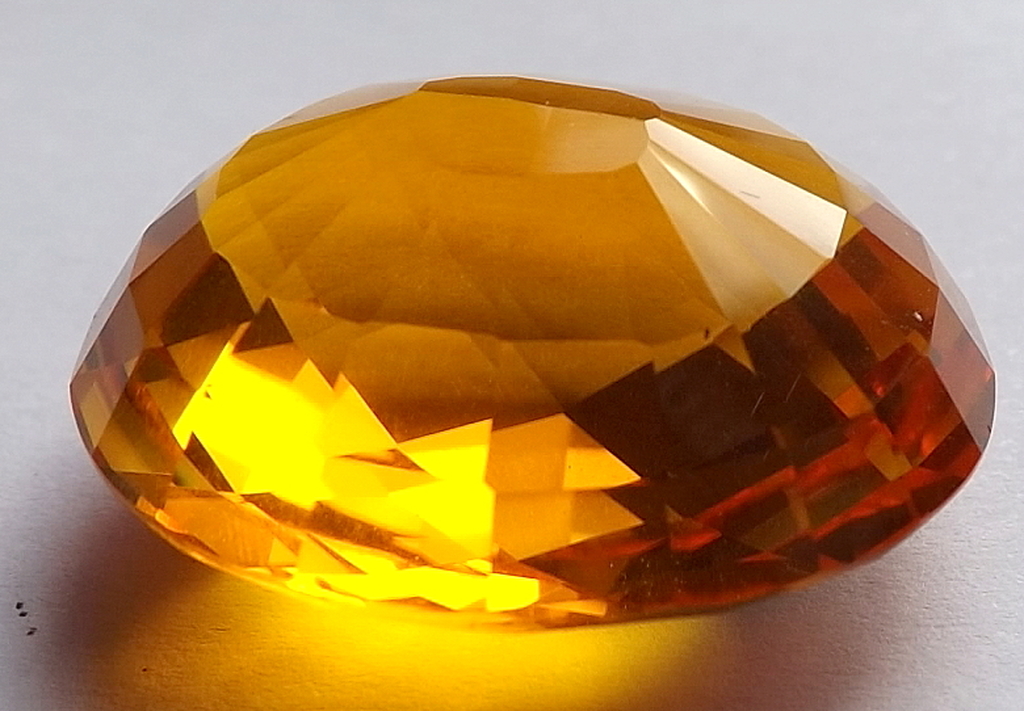 Natuurlijke “Checker Cut” Golden Citrine van 51.27 karaat kopen? Bied vanaf 1!