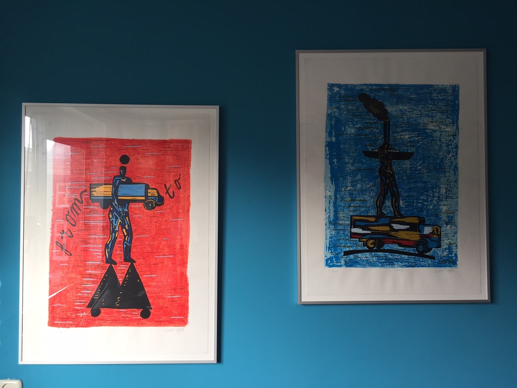 twee grote professioneel ingelijste zeefdrukken van Hans Wap uit de serie Cargo verkocht voor € 75!