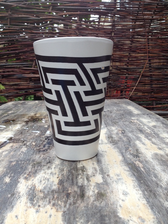 Grote Gemovers Potterie witte vaas met zwart abstract lineair decor kopen? Bied vanaf 16!