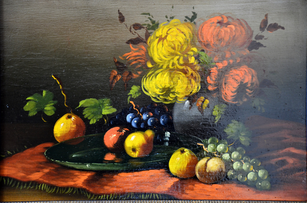 Tilly Moes(1899 - 1979) - Stilleven - Fruit en Bloemen - Olieverf op paneel.     verkocht voor € 125!