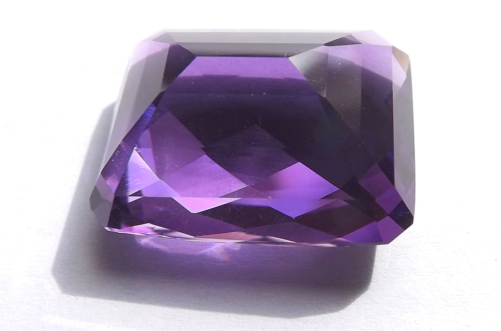 Natuurlijke “Emerald Checker Cut”  Amethyst  van  33.30 karaat kopen? Bied vanaf 1!