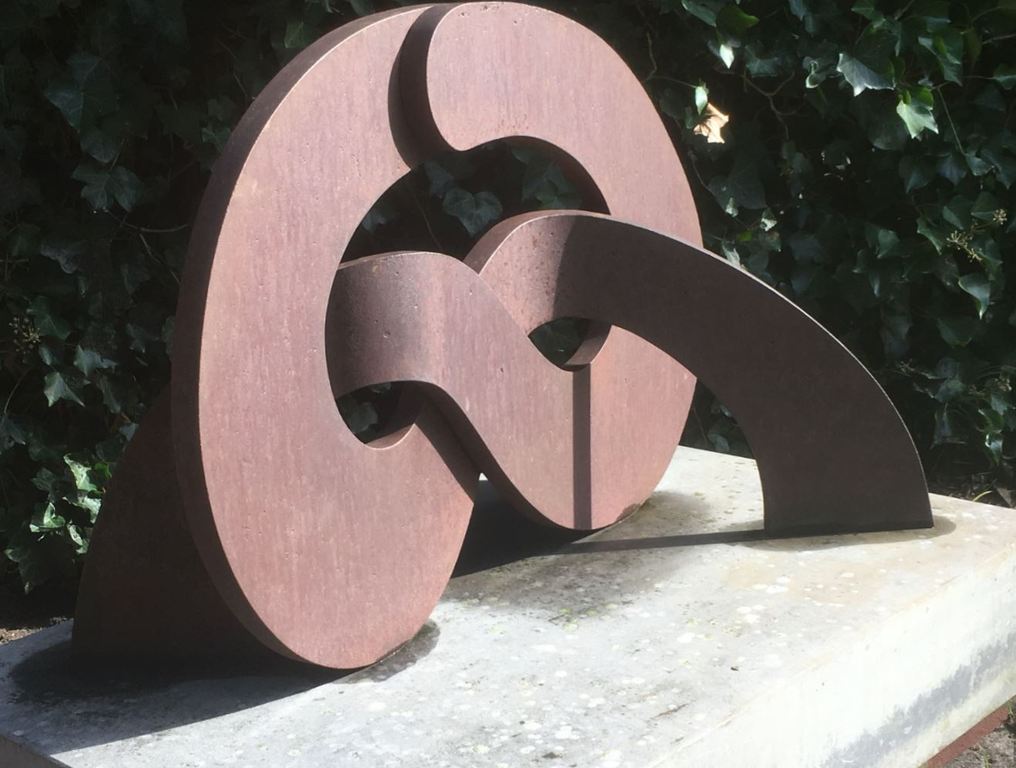 Shinkichi Tajiri: Zeldzaam gietijzeren beeld: Overhand Knot (Groot) kopen? Bied vanaf 8000!