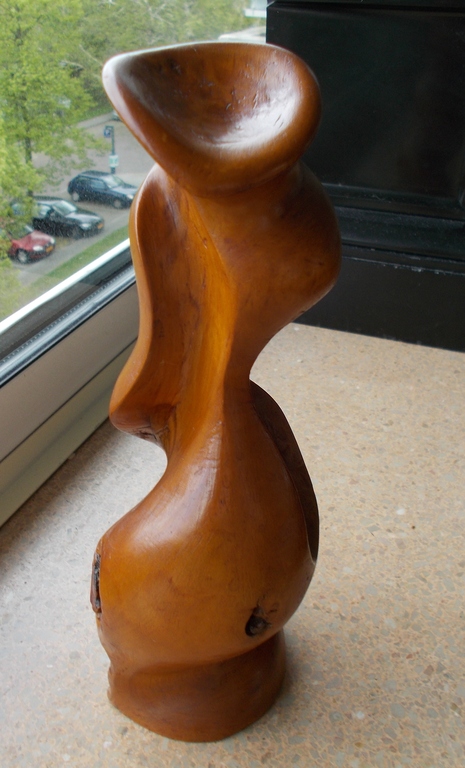 Abstract houten sculptuur van Jan Hoog,21 cm hoog. kopen? Bied vanaf 45!