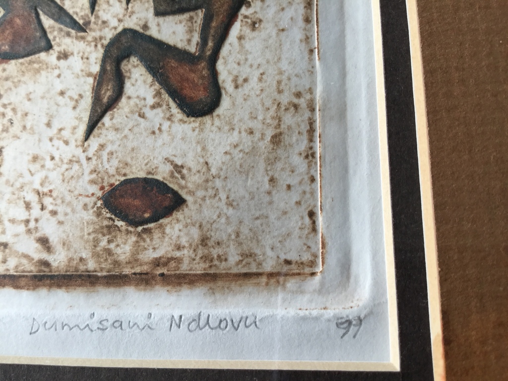 Dumisani Ndlovu, Intaglioprint, A family of hunters enjoy an evening meal kopen? Bied vanaf 1!