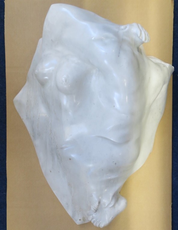 Ryszard Piotrowski: Carrara marmeren beeld, Z.T. Omhelzing (zeer zwaar!) kopen? Bied vanaf 450!