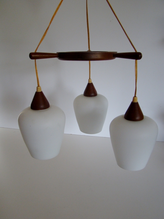Scandinavische design hanglamp - Denemarken - glas en hout - circa 1960 kopen? Bied vanaf 1!