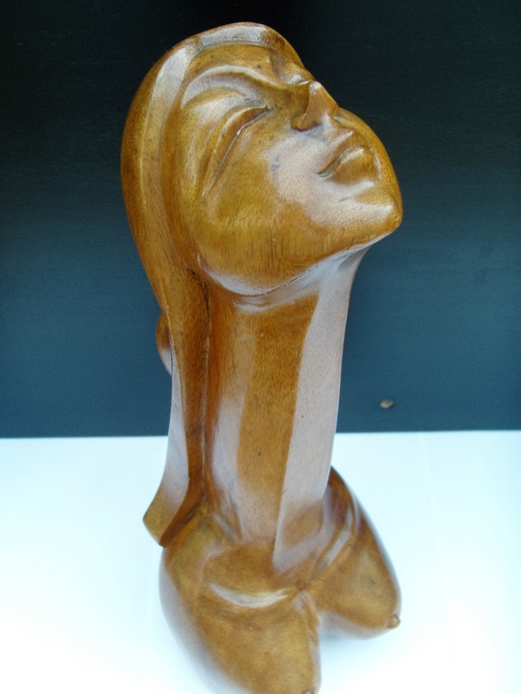 Onbekende kunstenaar: Zeer fraai houten beeld "Amsterdamse school". verkocht voor € 300!