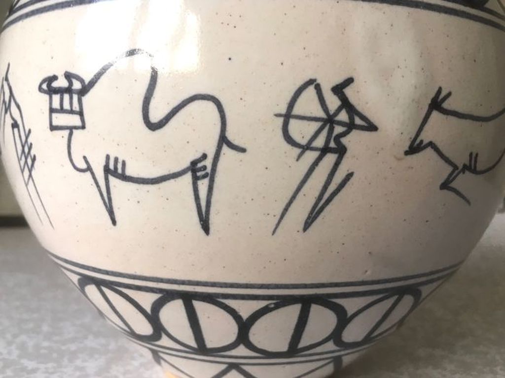 Witte vaas met stilistisch jagers decor - Mid Century modern - gemerkt kopen? Bied vanaf 14!