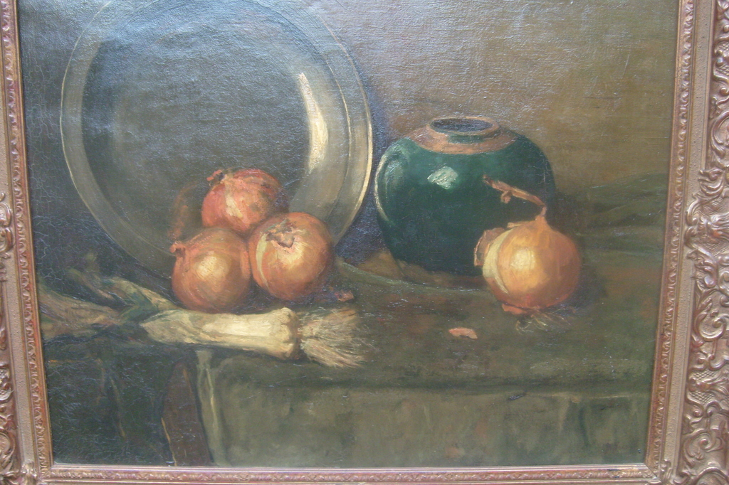 Jacoba Surie,stilleven,olieverf op linnen,uien, tinnen.sch. verkocht voor € 450!