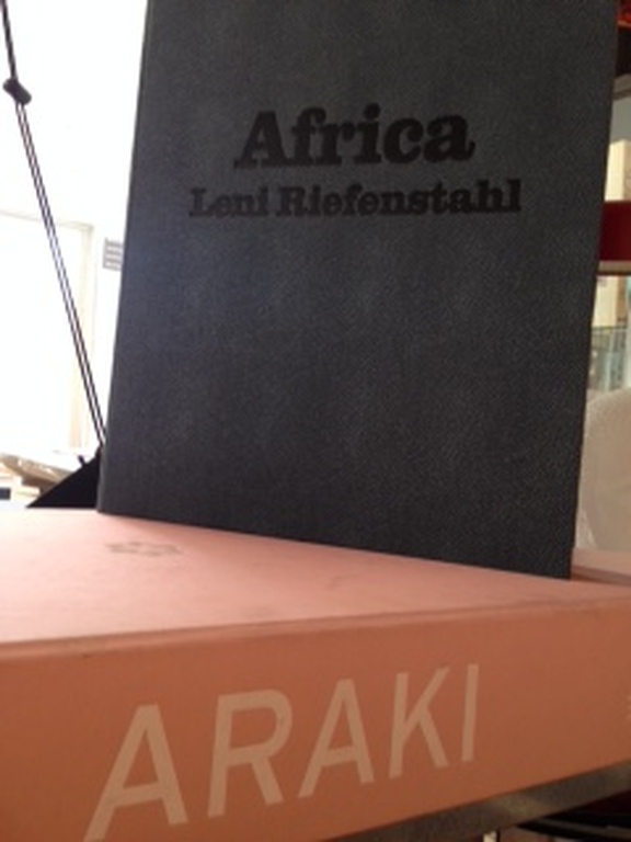 Leni Riefenstahl: AFRIKA. Gesigneerd en genummerd. Taschen Limited Edition kopen? Bied vanaf 1500!