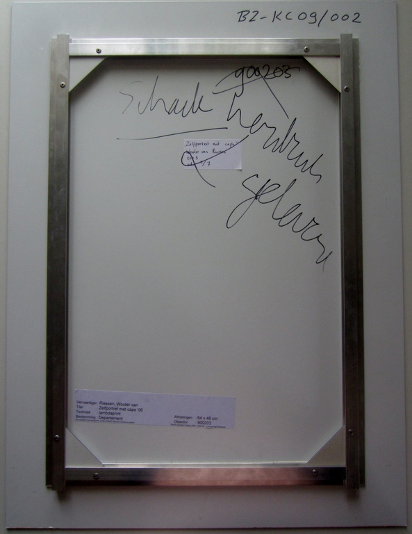 Wouter van Riessen (1967) - Zelfportret met cape - 2006 - oplage 7 kopen? Bied vanaf 1!