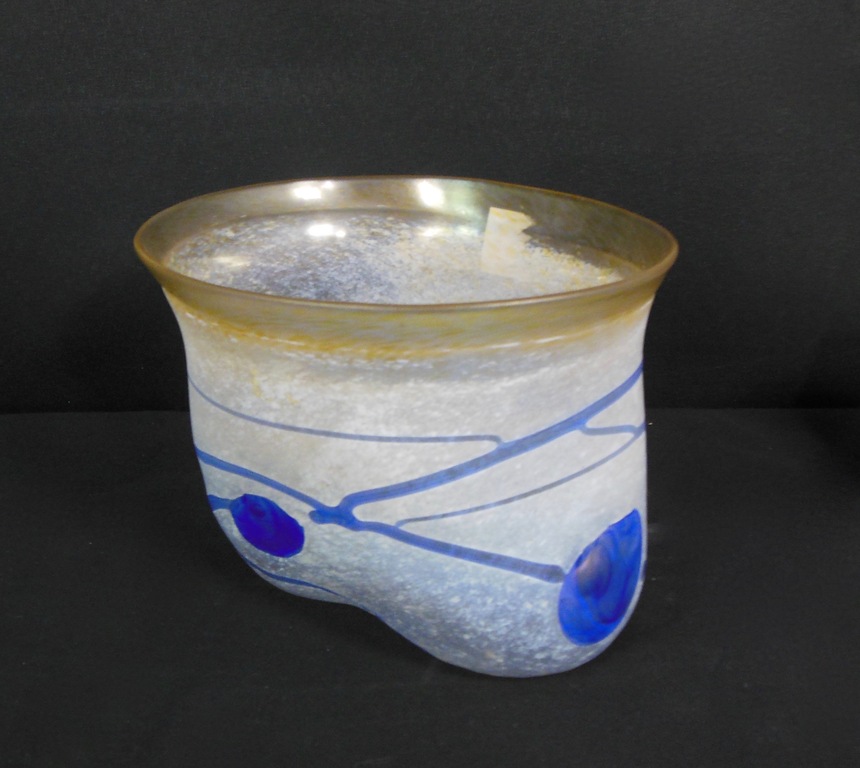 Opaque glazen vaasje, ontworpen door Bertil Vallien, vervaardigd door Boda  kopen? Bied vanaf 35!