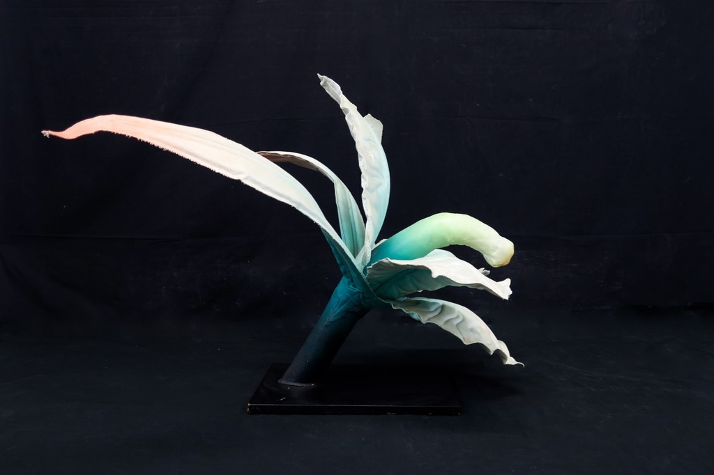 Giotta Tajiri: Object gemengde techniek, Bloem Nr. VII kopen? Bied vanaf 60!