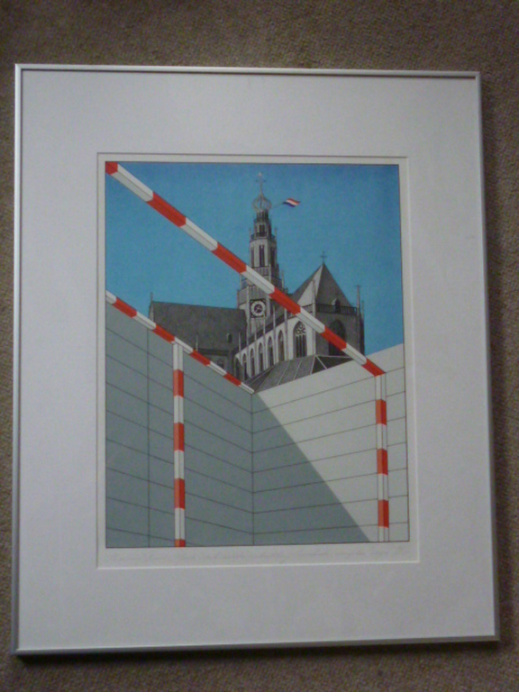 Marinus Fuit - kleurenlitho - Grote Kerk achter schutting Enschede-complex kopen? Bied vanaf 100!