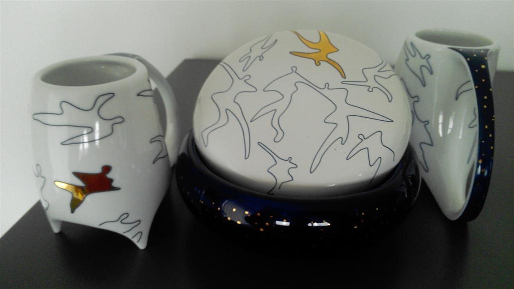 Artihove : new Dutch Delfts bekers met handvat en bonbonschaaltje kopen? Bied vanaf 21!