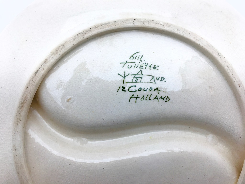 Plateelbakkerij Zuid-Holland - Schaal floraal decor  "Juliette" - 1918 kopen? Bied vanaf 1!